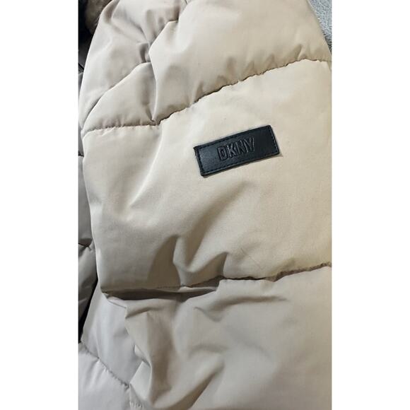 DKNY New York Women’s 2X Taupe Puffer Coat Faux Fur Hood Zip Front 2G 2TG - Picture 5 of 12